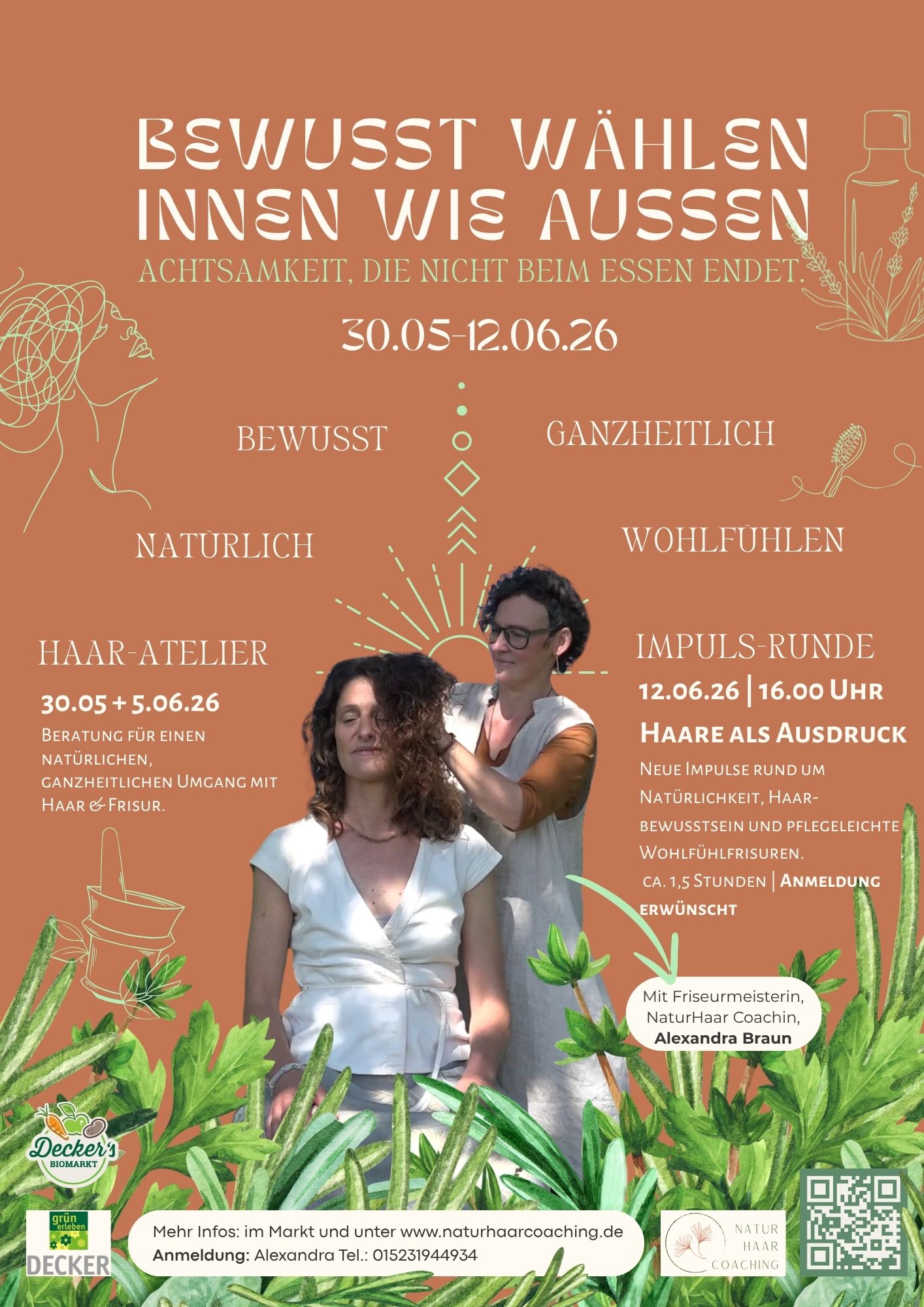 Eine Blüte der Wegwarte am Rande eines Feldes in Forchheim. In dieser Region gibt es regelmäßig ein Haarschnitt in der Natur.