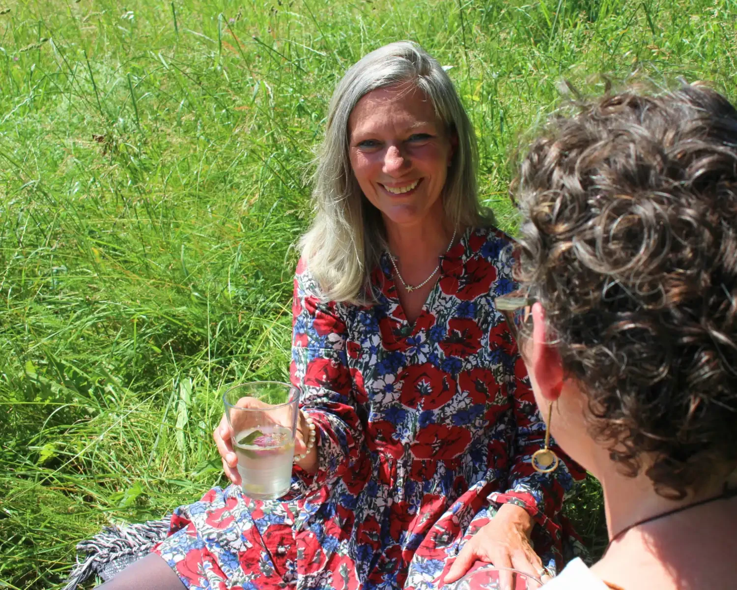Ein herbstlicher Sonnenuntergang in Gresgen mit Blick auf Basel. Hier findet das NaturHaarCoaching mit Weitblick statt.